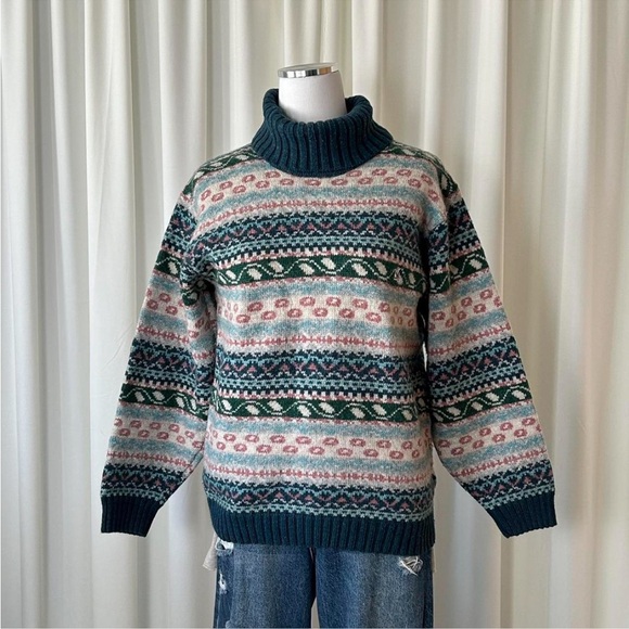 Vintage North Pole Wool Blend Fair Isle Turtleneck Sweater size Large. - Picture 3 of 8